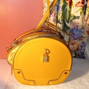 ROUND DOUBLE-SIDED TRAVEL TRAIN CASE MAKE-UP ACCESSORY CASE CARRY ON